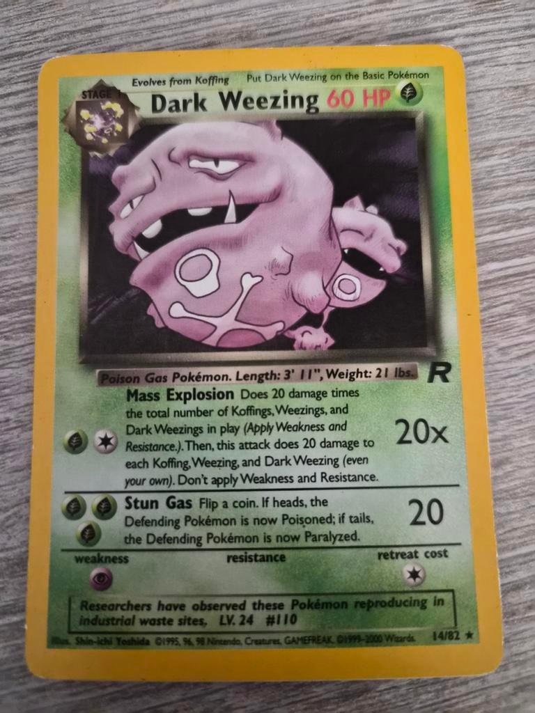 Dark Weezing holo team rocket 14/82, Ophalen of Verzenden, Gebruikt, Losse kaart, Foil