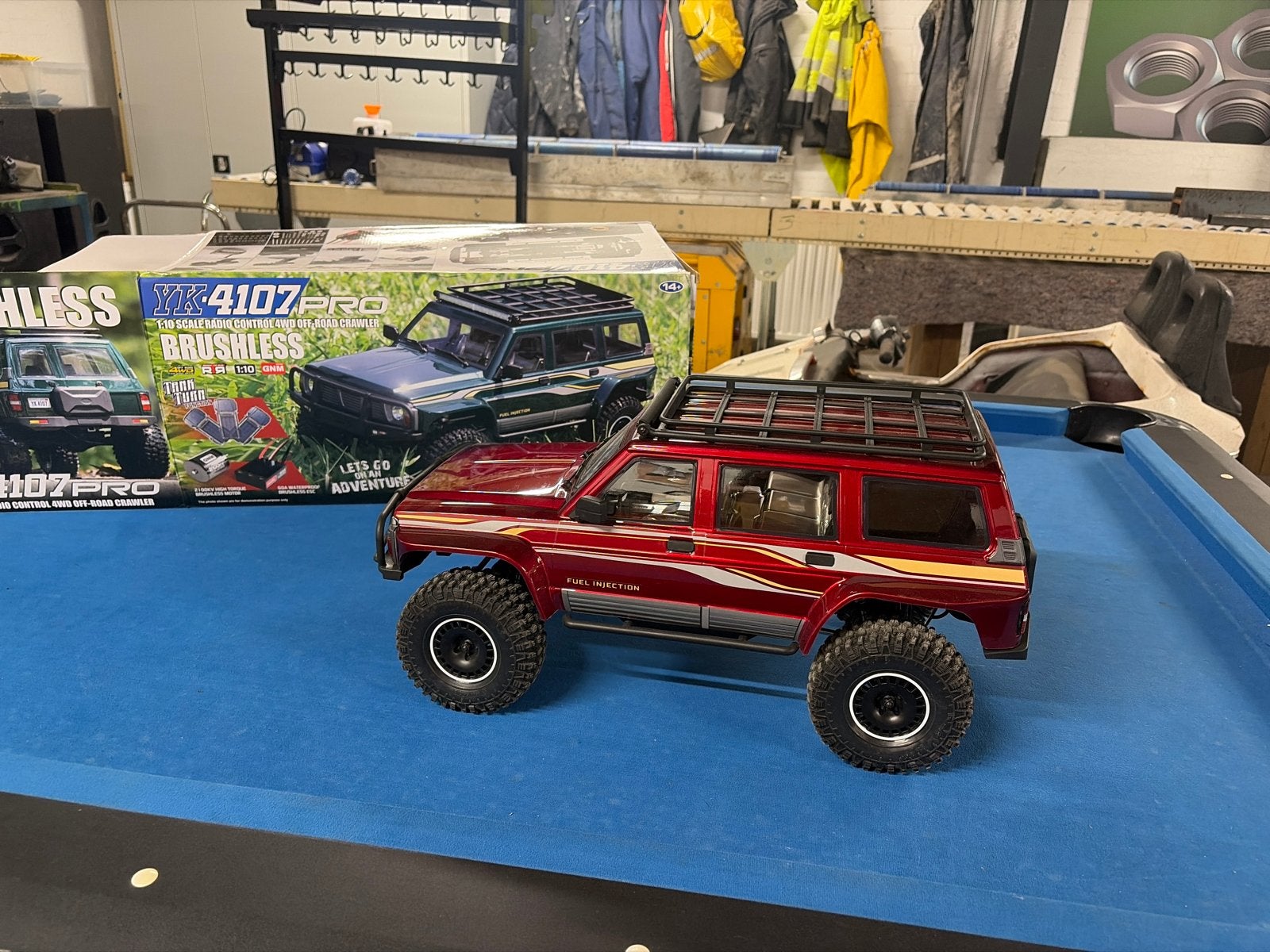 YK4107 PRO RC Crawler 1:10 - Zo goed als nieuw, Hobby en Vrije tijd, Modelbouw | Radiografisch | Auto's, Elektro, Auto offroad