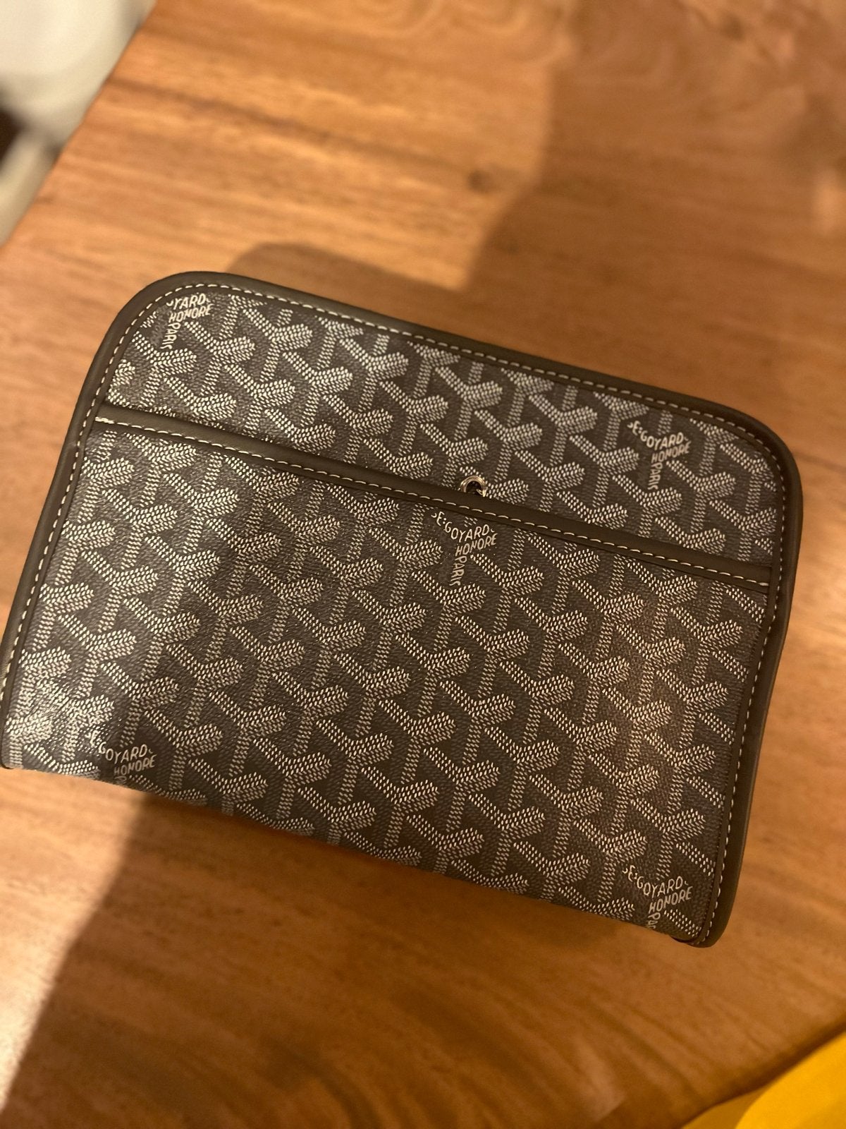 Goyard clutch van leer met dustbag - Nieuw en gevoerd, Ophalen of Verzenden, Nieuw, Bruin, Handtas