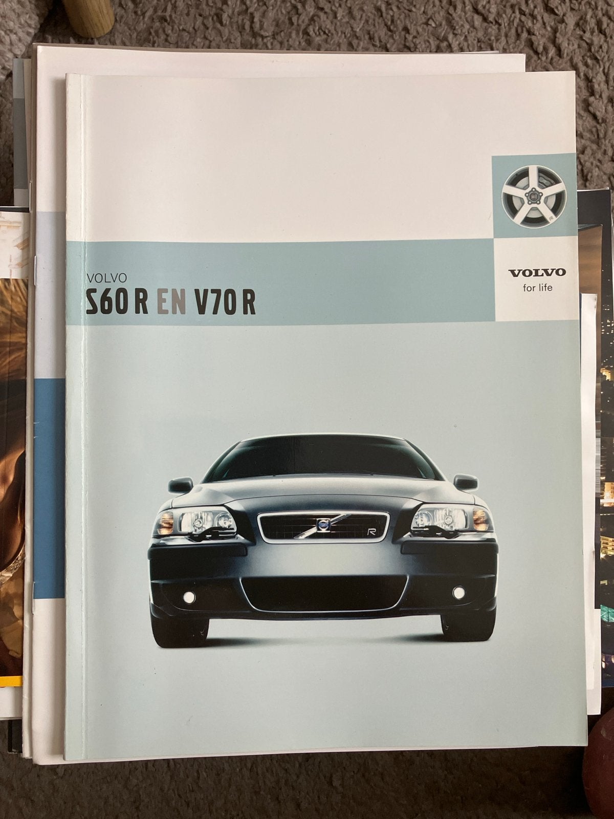 Volvo S60 R en V70 R Brochure, Ophalen of Verzenden, Zo goed als nieuw, Volvo
