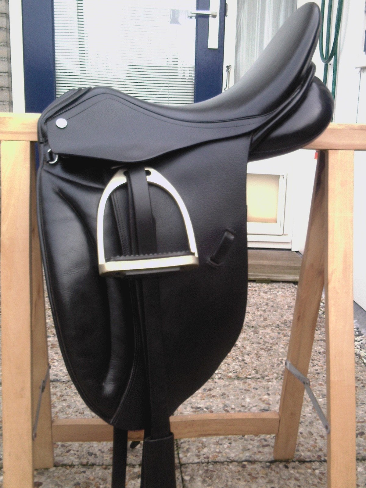 Dressuurzadel zwart 18 inch VERKOCHT, Ophalen, Gebruikt, Dressuur