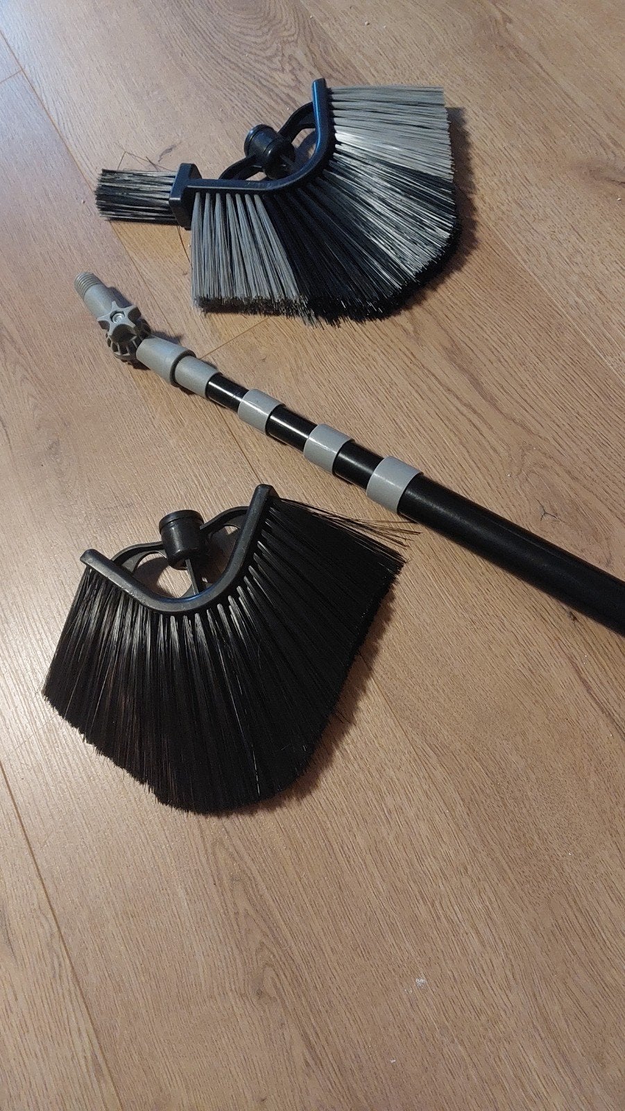 Uitschuifbare telescoopsteel met 2 borstels (4 meter), Ophalen, Zo goed als nieuw