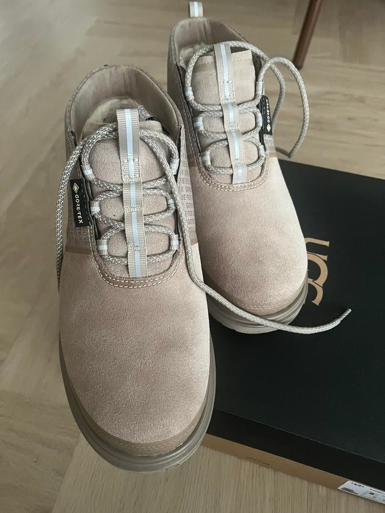 UGG neumel enkellaarzen, Kleding | Dames, Schoenen, Ophalen, Zo goed als nieuw, Beige
