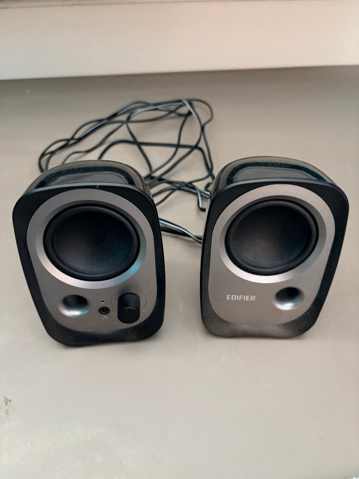 Edifier R12U 2.0 PC Speakers - Compacte Desktop Luidsprekers, Ophalen, Gebruikt, Audiokanaal 2