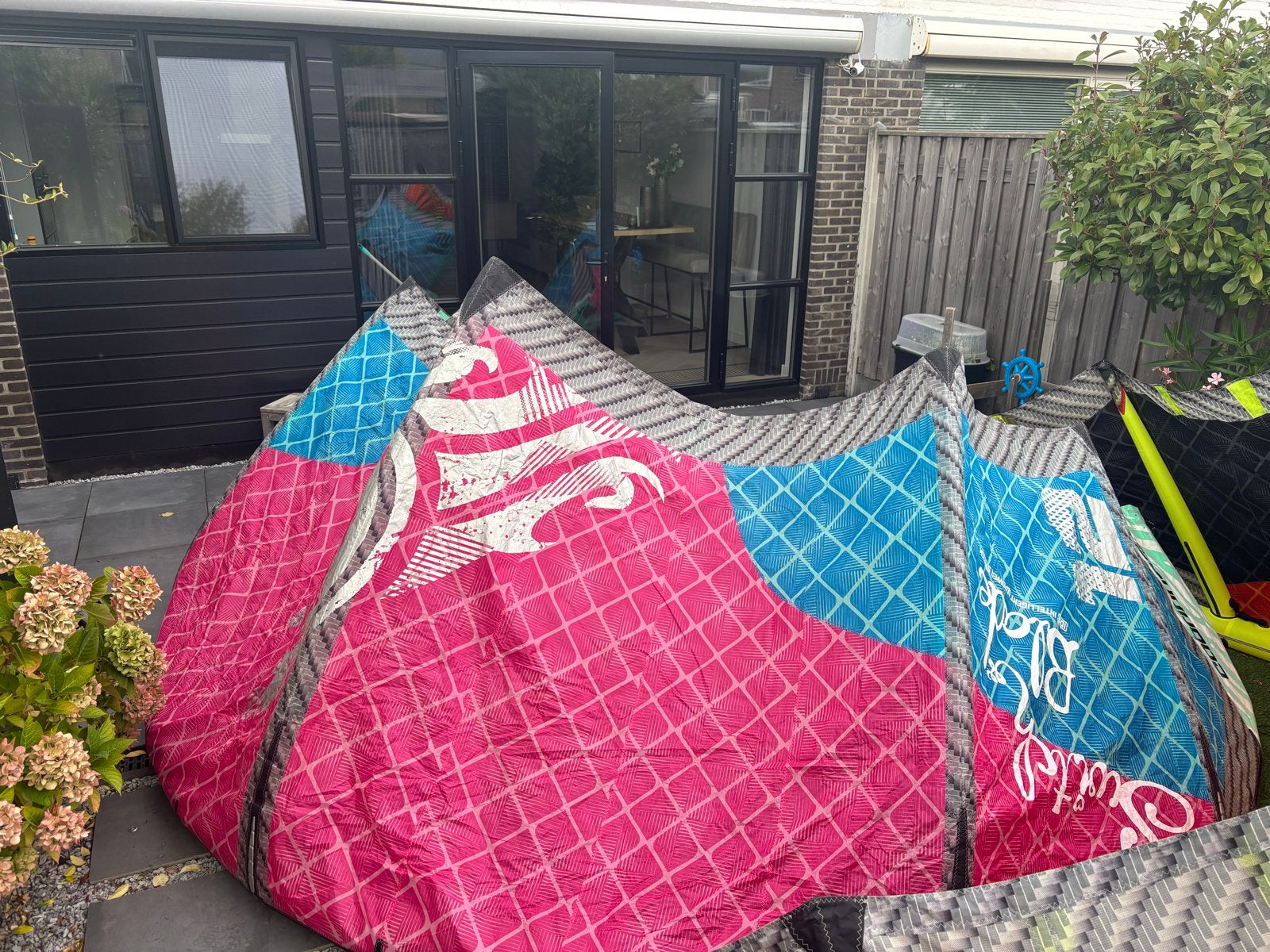 2x Cabrinha Switchblade Kites (10m² & 12m²) met Bar - 2013, Gebruikt, Bar, 10 m², Geen board
