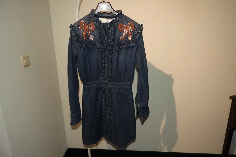 Elisabetta Franchi jeans jurk door knoop lovertjes strikken, Kleding | Dames, Jurken, Zo goed als nieuw, Maat 34 (XS) of kleiner