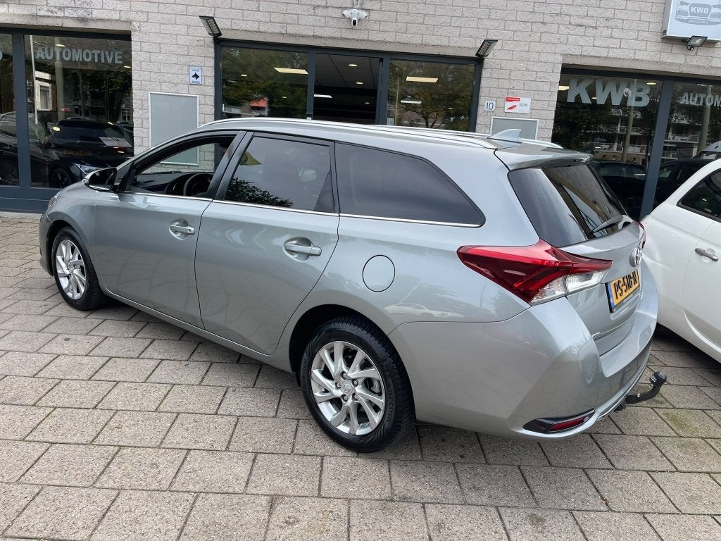 Foto 17 van Toyota Auris Touring Sports 1.2T Business Pano Trekhaak Navi