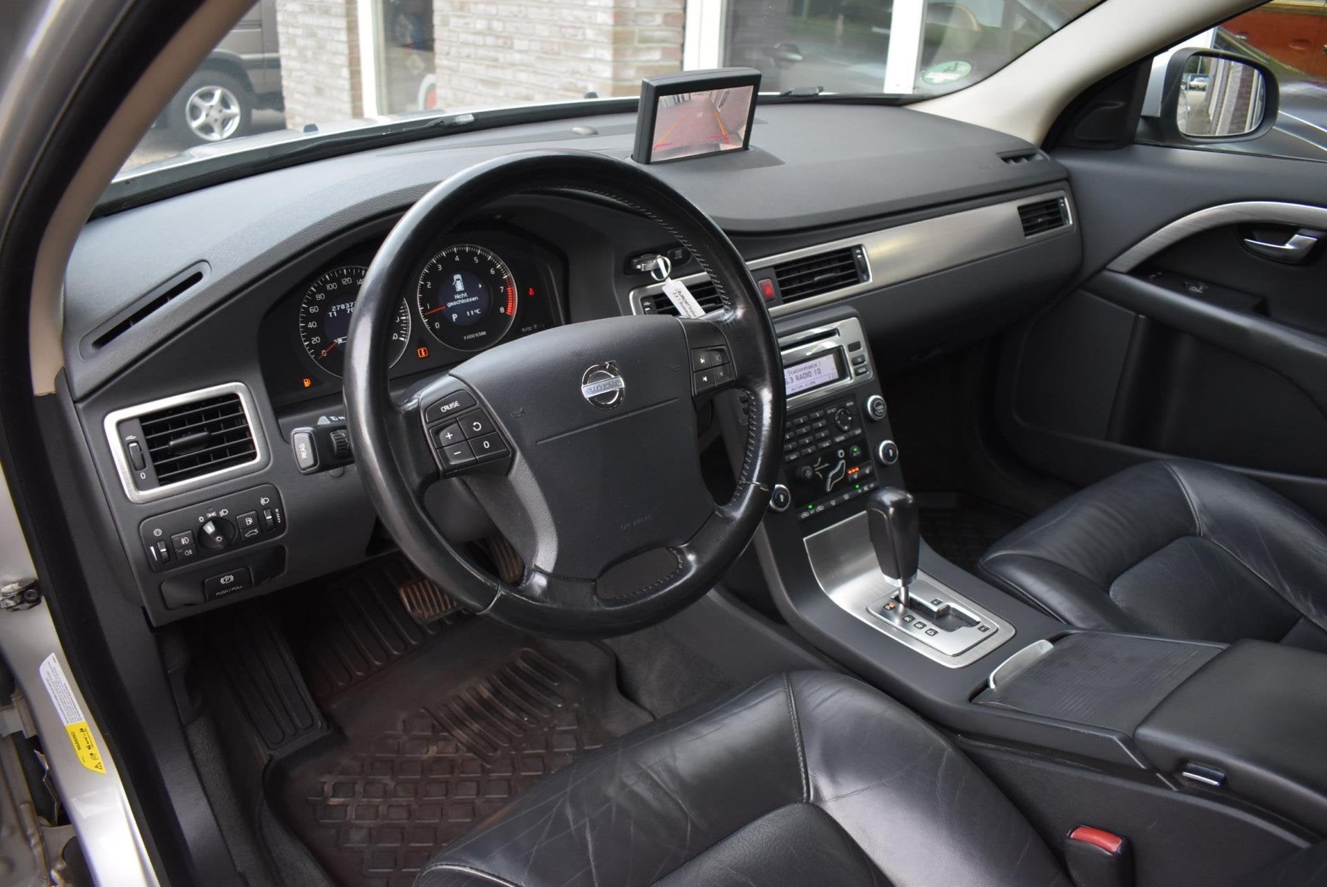 Volvo V70 2.5T Youngtimer Trekhaak Automaat Cruise Camera St, Auto's, Volvo, Zwart, 2521 cc, Euro 4, 750 kg