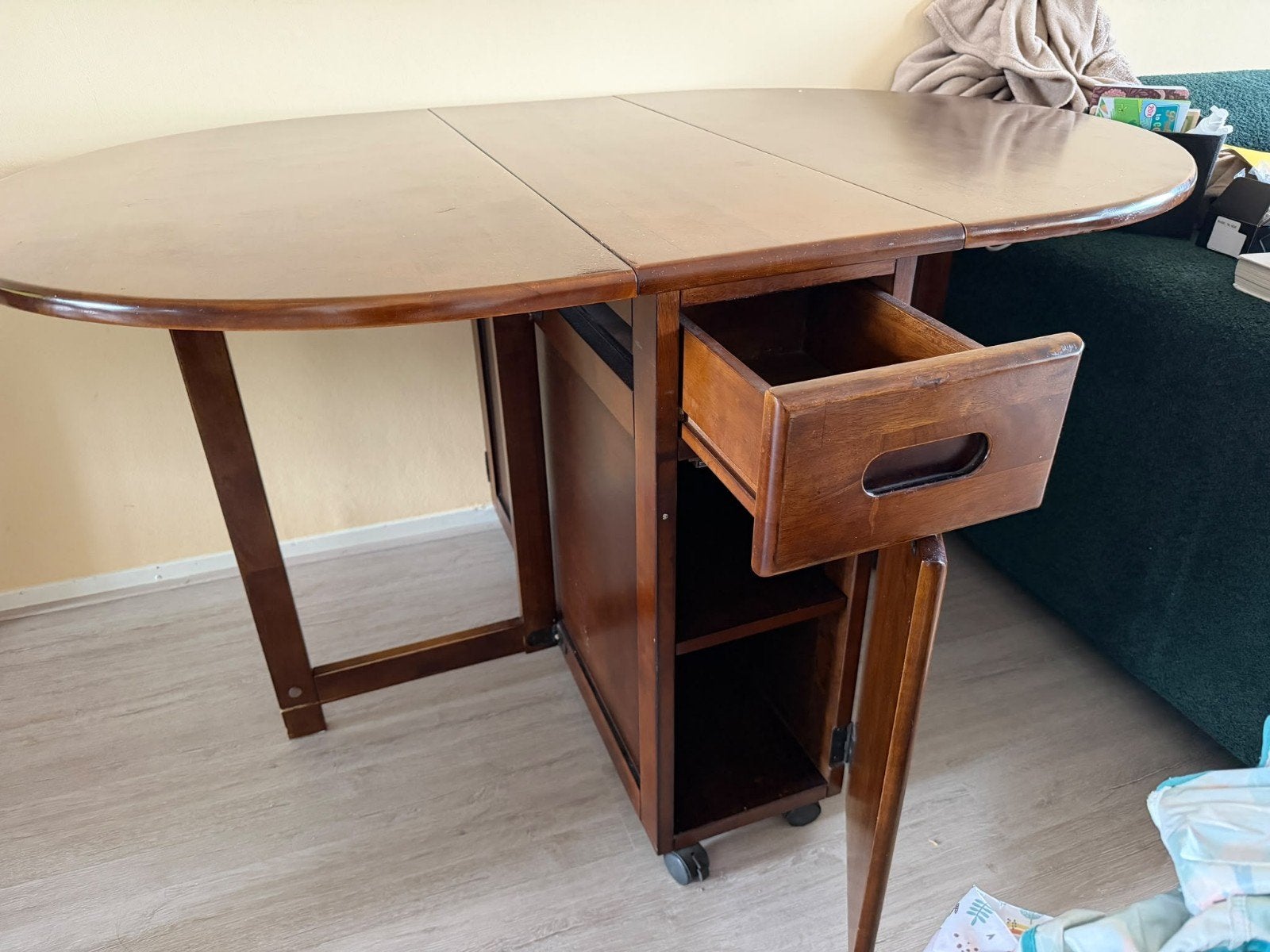 Uitklapbare eettafel met opbergruimte - Donkerbruin hout