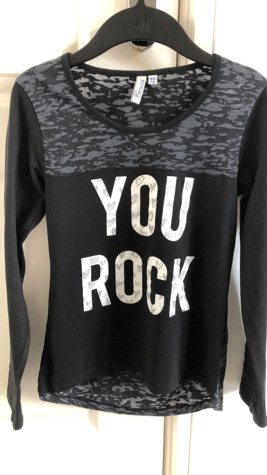 Zwart shirt met tekst maat 164/170, Ophalen of Verzenden, Zo goed als nieuw, Meisje, Shirt of Longsleeve