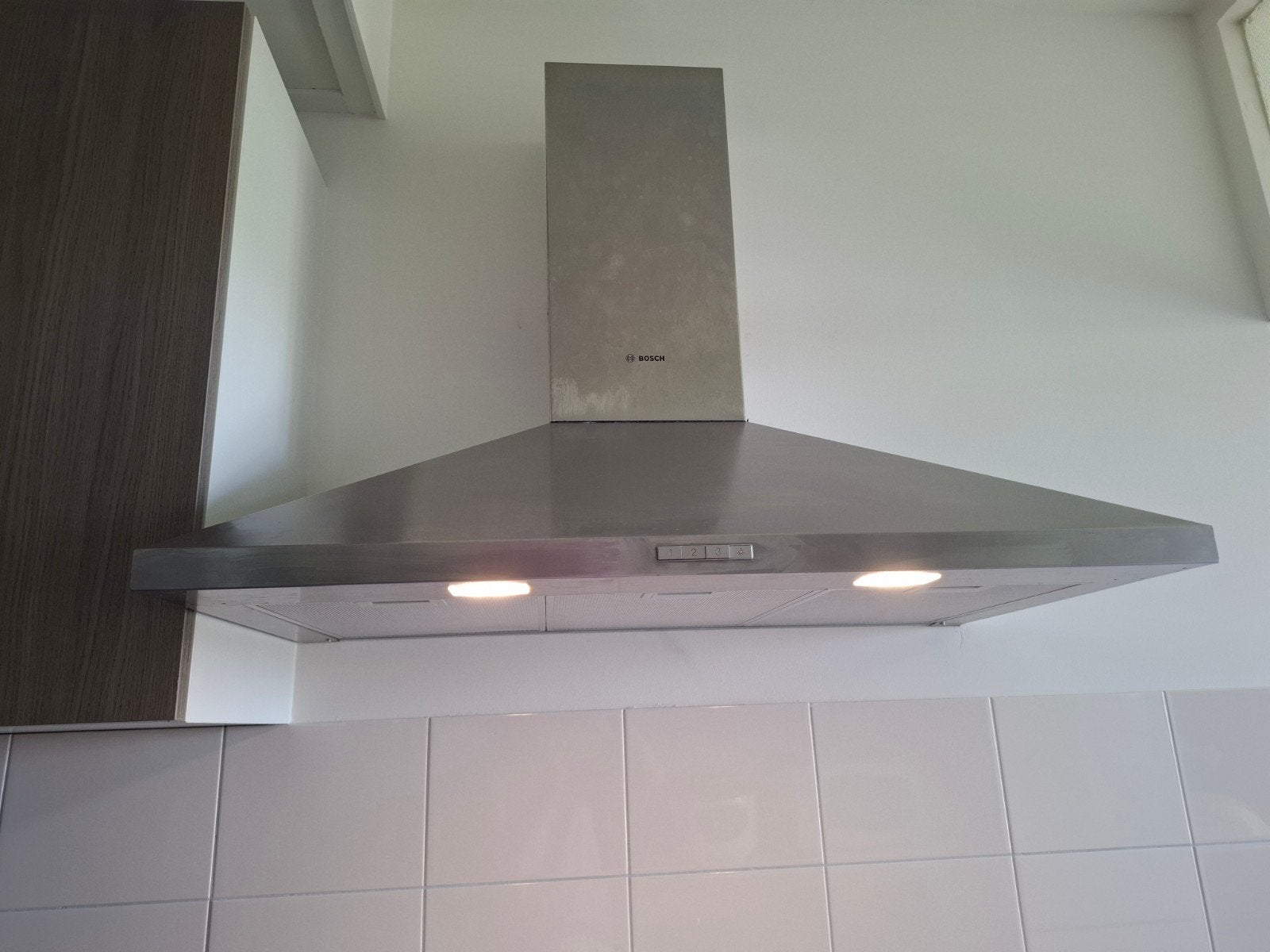 Bosch DWP96BC50 Afzuigkap – 90 cm – RVS – €150 vaste prijs, Ophalen, Gebruikt, Wandschouwkap, 600 tot 800 m³ per uur