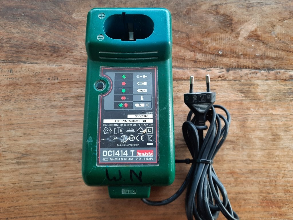 Makita dc1414t accu lader, Ophalen of Verzenden, Gebruikt, Accuboormachine