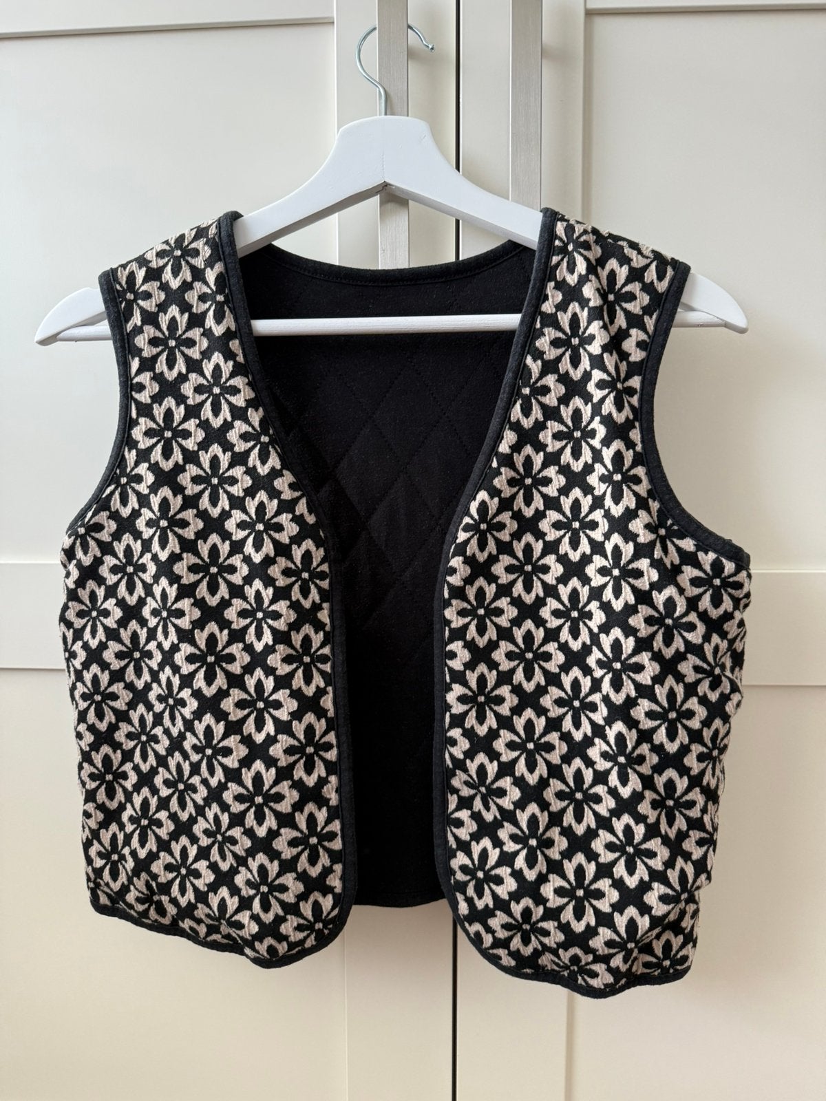 Gilet WE Fashion twee kanten te dragen maat 158/164, Ophalen of Verzenden, Zo goed als nieuw, Meisje, Trui of Vest