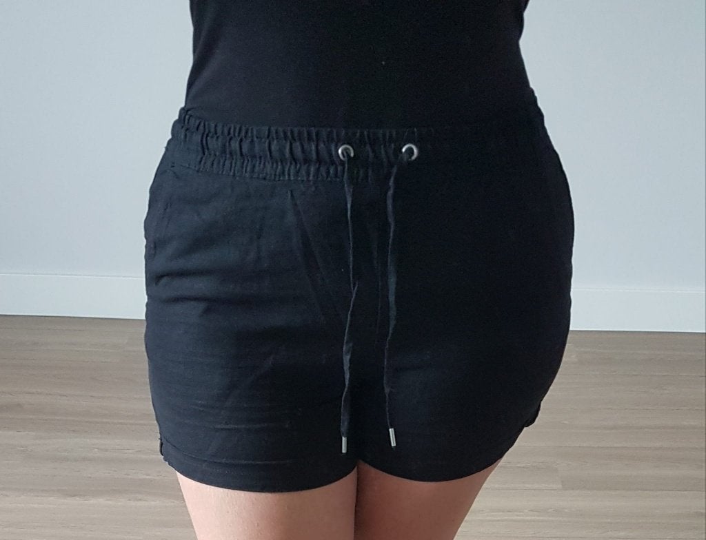 Zwarte korte broek met trekkoord M Ongedragen Nieuw, Maat 38/40 (M), H&M, Kort, Verzenden