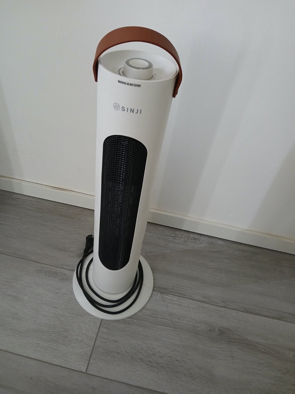 Stijlvolle Sinji Torenventilator - Wit met Lederen Handvat, Ophalen, Zo goed als nieuw, Torenventilator