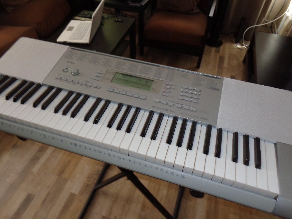 Casio keyboard LK 280 met standaard, Muziek en Instrumenten, Keyboards, Ophalen, Casio, Met standaard, 61 toetsen