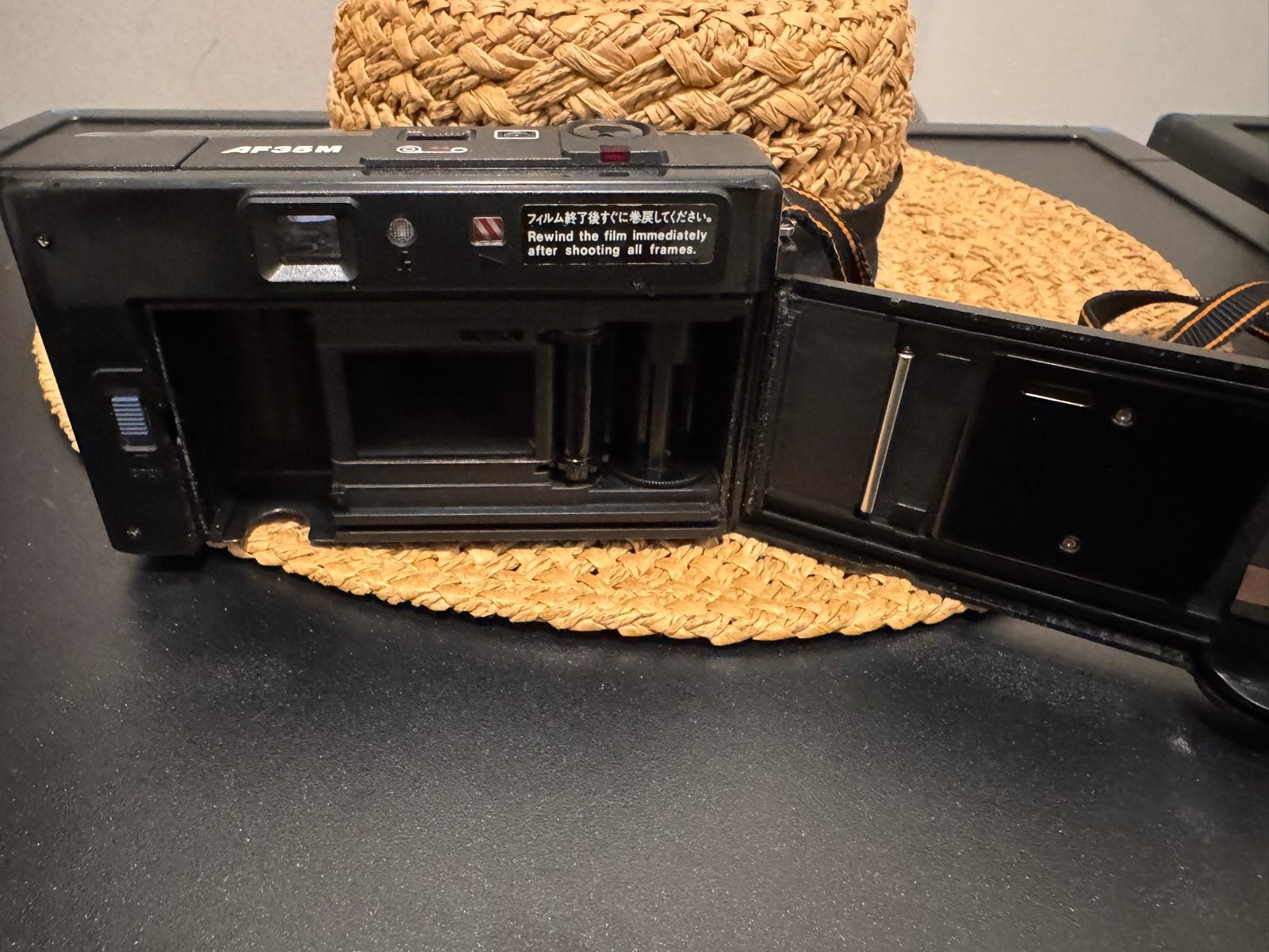 Foto 9 van Te koop: Canon AF35M Autofocus EN Kenko Skylight