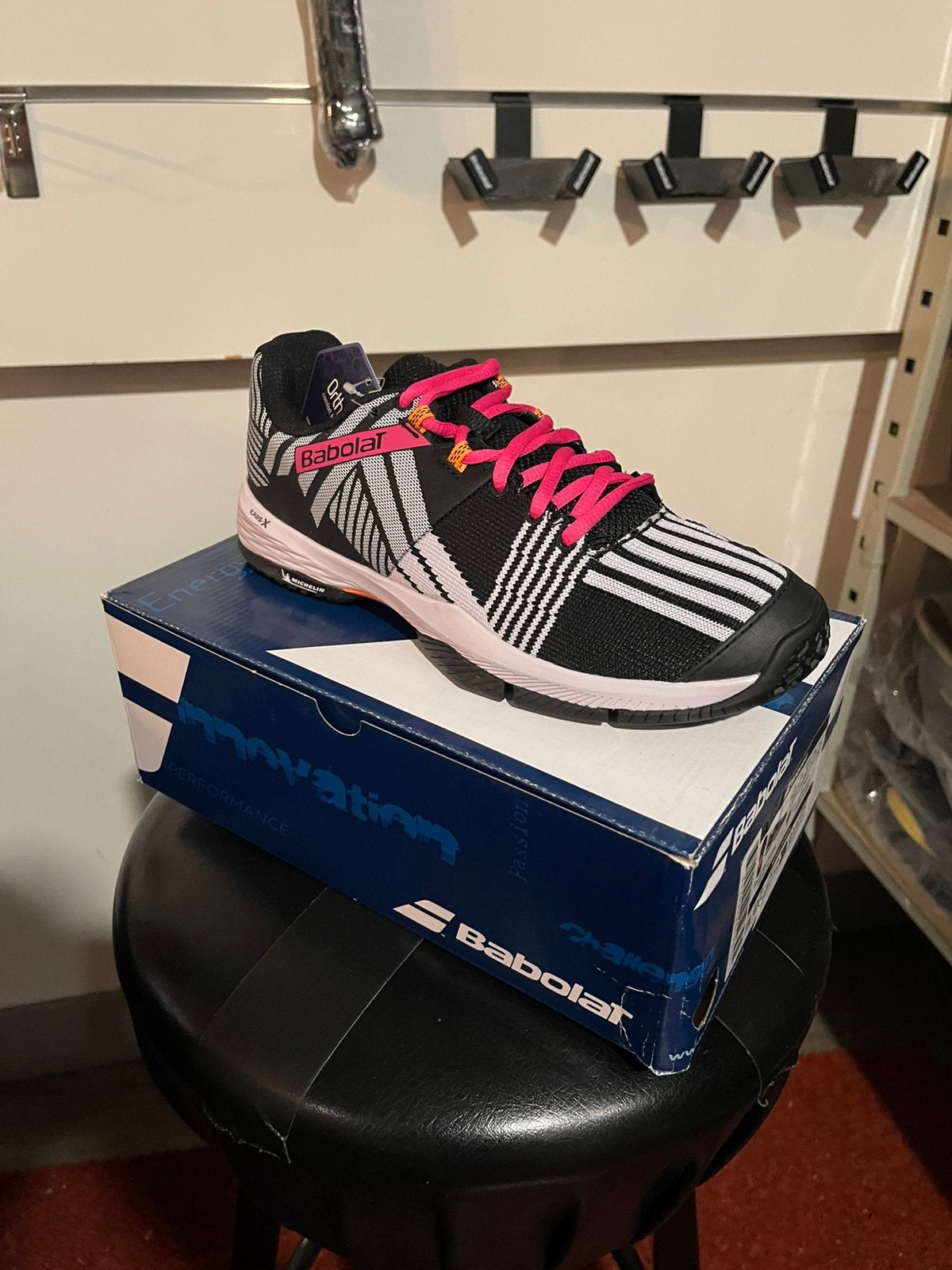 Padel schoenen NIEUW Dames BABOLAT Sensa zwart/wit, Ophalen, Nieuw, Zwart, Sportschoenen