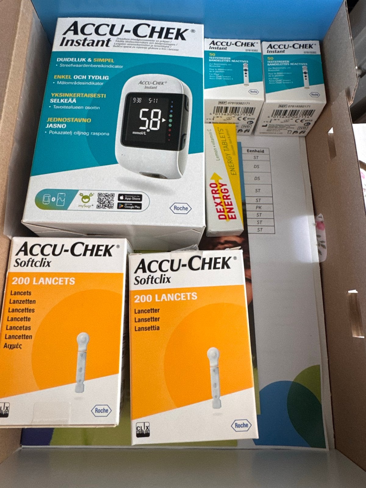 Glucometer Accu-Chek Instant met strips en lancetten, Ophalen, Zo goed als nieuw, Overige typen