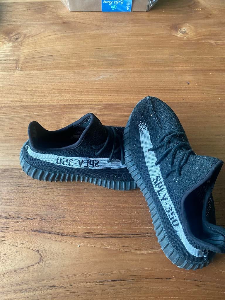 Adidas Yeezy Boost 350 V2 Core Black White, Ophalen of Verzenden, Gedragen, Zwart, Sneakers of Gympen