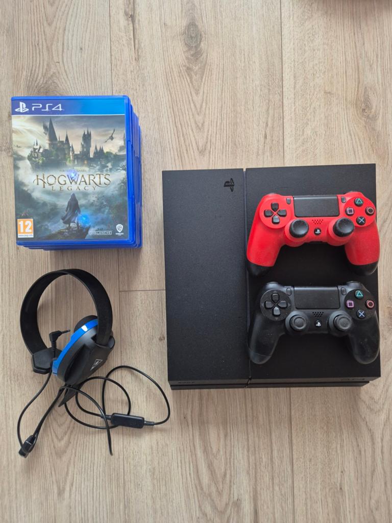 Playstation 4, 2 controllers, Turtle beach headset. 7 games, Spelcomputers en Games, Met 2 controllers, Ophalen of Verzenden, Original