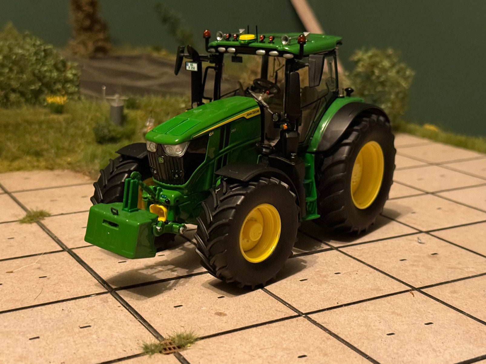 Johndeere 6R250 wiking 1:32 verbouwd, Hobby en Vrije tijd, Ophalen of Verzenden, Zo goed als nieuw, Tractor of Landbouw, Overige merken