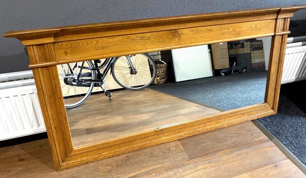 Grote houten spiegel met sierlijke lijst, Ophalen, Rechthoekig, 150 tot 200 cm, 100 tot 150 cm