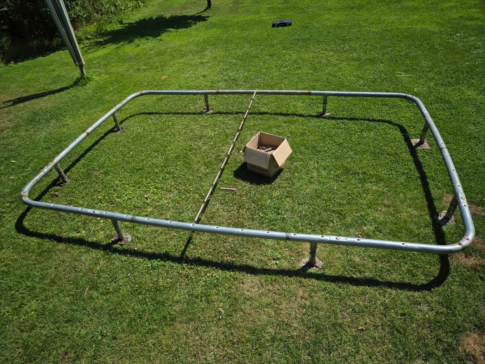 Berg trampoline frame 220x330 met veren, Ophalen, Gebruikt