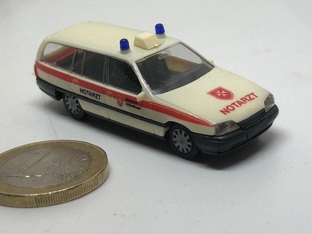 Opel Omega GLS NOTARZT, Herpa, Hobby en Vrije tijd, Ophalen of Verzenden, Gebruikt, Auto, Herpa