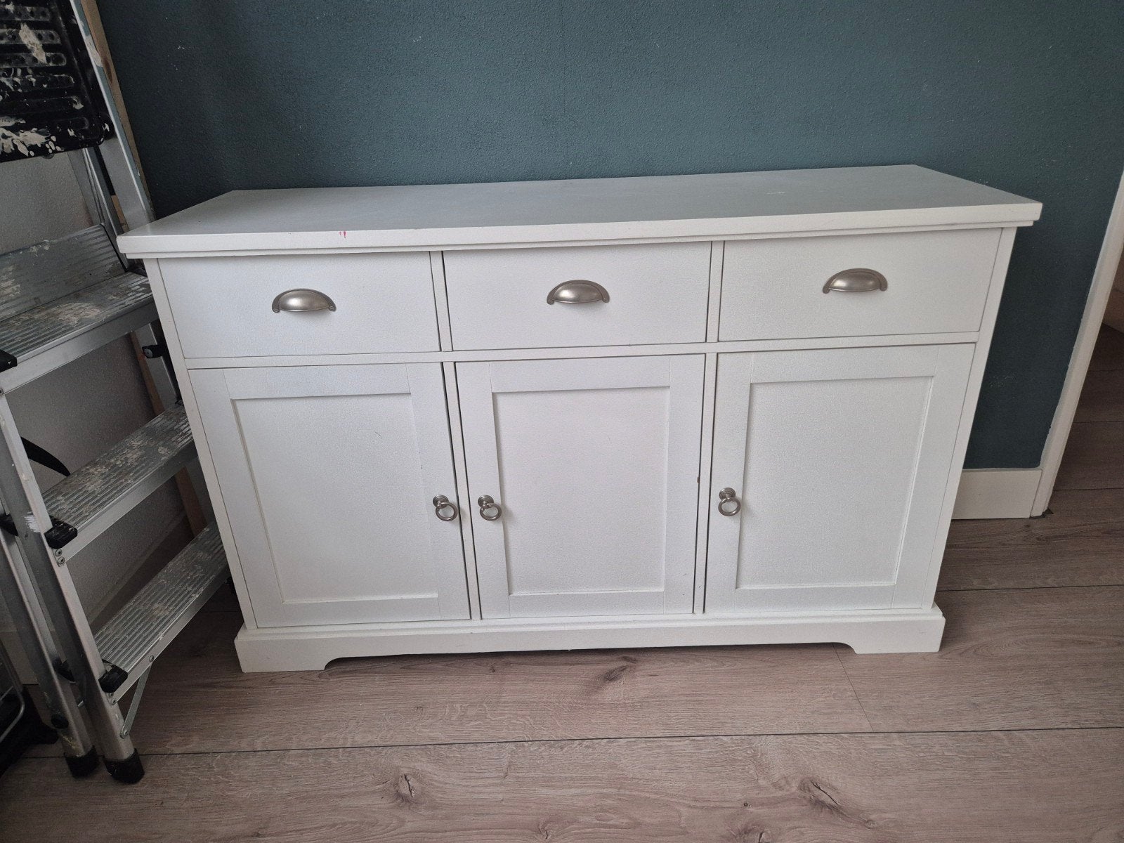 Wit dressoir met 3 lades en 3 deuren - Gebruikt, Huis en Inrichting, Kasten | Dressoirs, Ophalen, Gebruikt, Klassiek, Landelijk