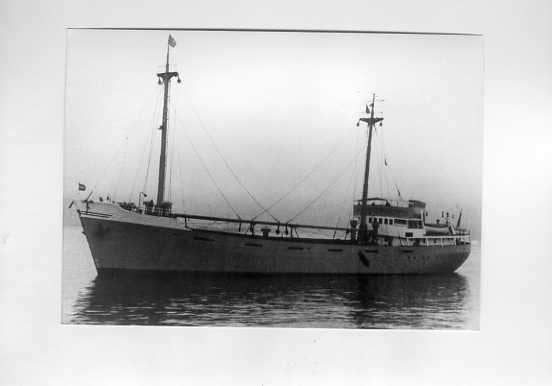scheepvaart-foto-megrez N 1952, Ophalen of Verzenden, Zo goed als nieuw, Motorboot, Boek of Tijdschrift