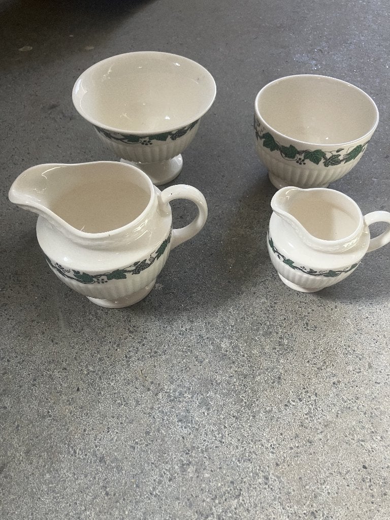 Melk en suiker sets Wedgwood Stratford, Ophalen, Overige typen, Zo goed als nieuw, Wedgwood