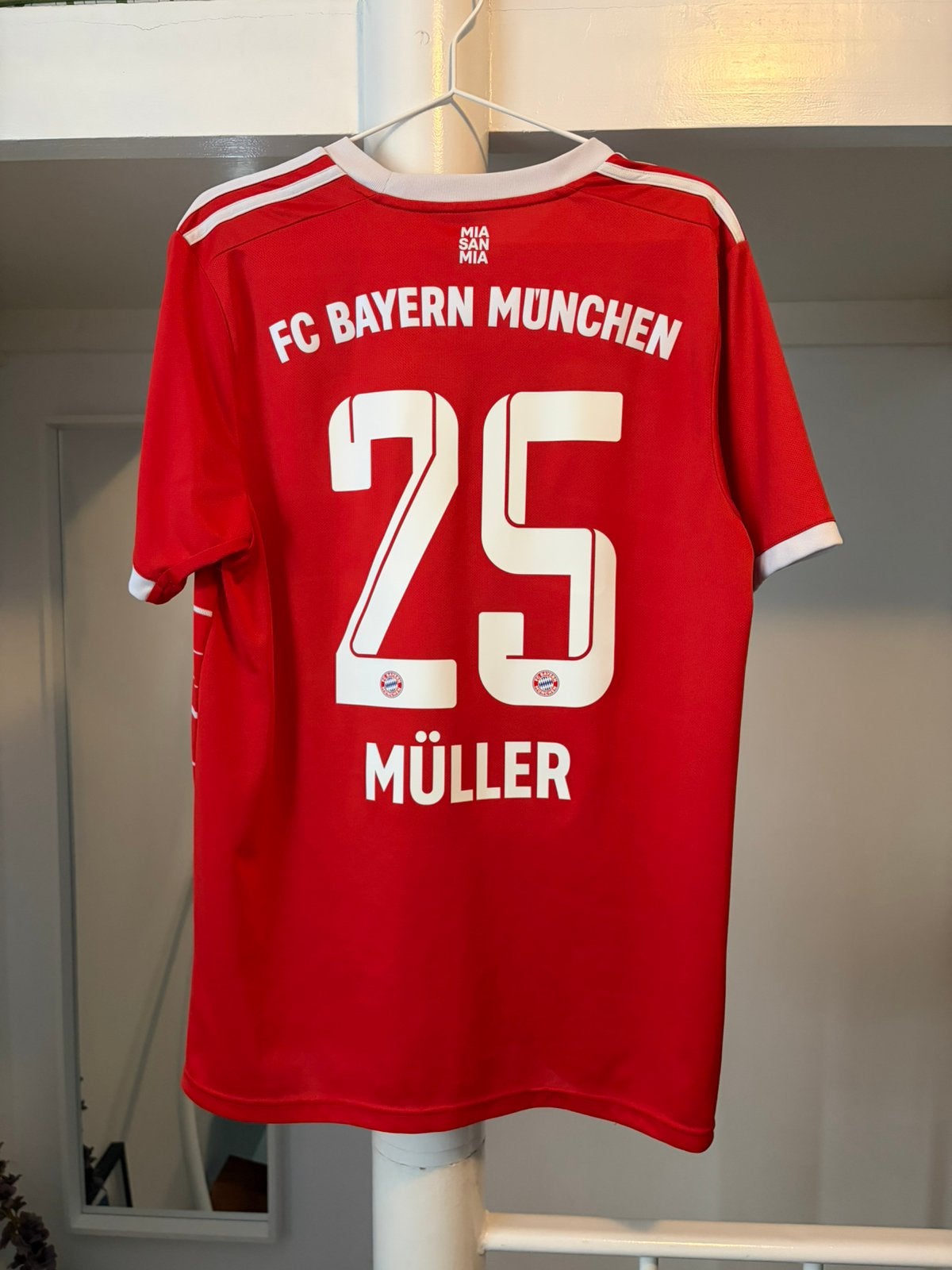 Bayern München 2022/23 thuisshirt – Thomas Müller #25, Maat L, Ophalen of Verzenden, Zo goed als nieuw, Shirt