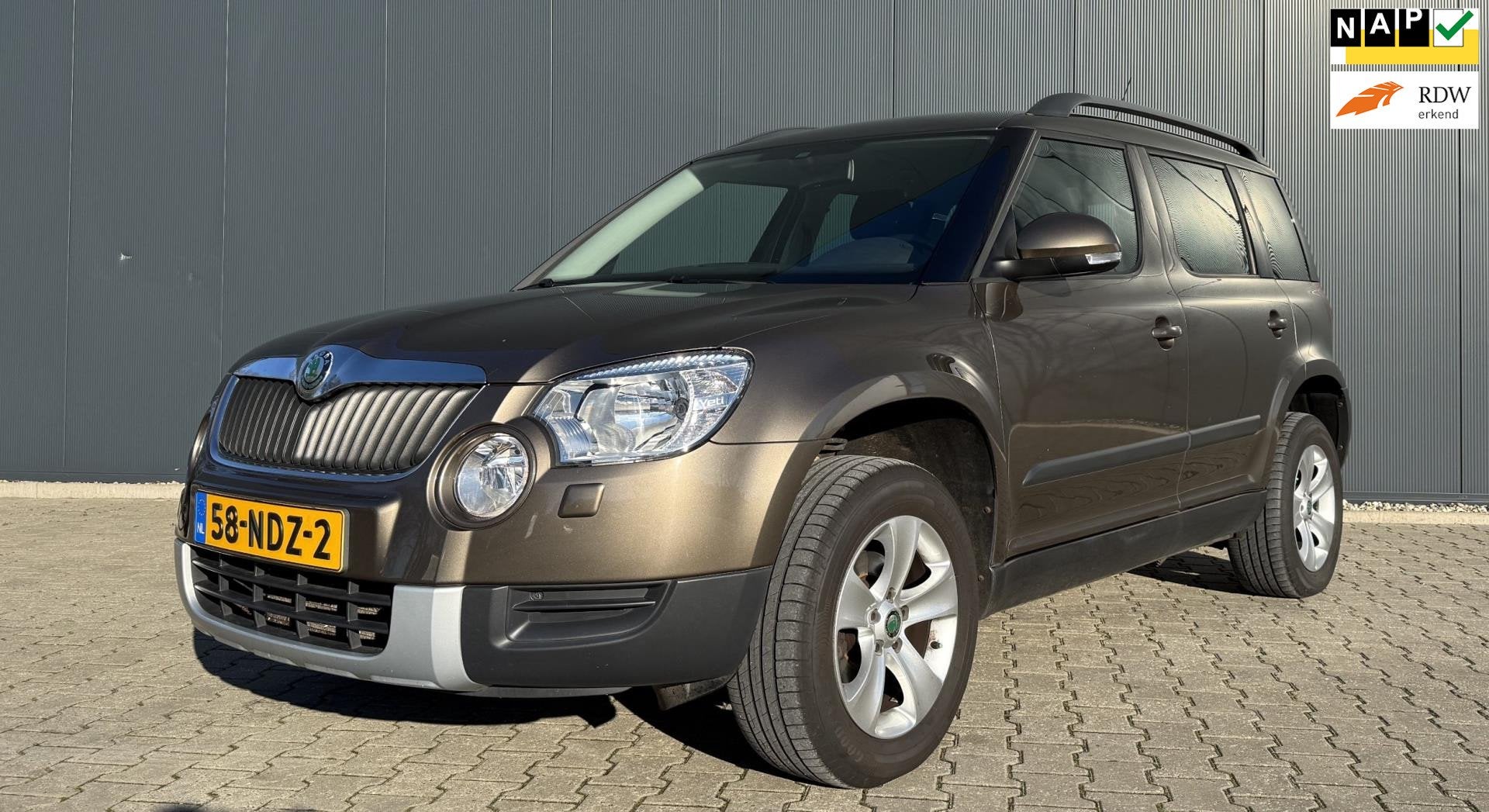 Skoda Yeti 1.2 TSI Ambition Airco Cruise Trekhaak Automaat N, Auto's, Skoda, Euro 5, Stof, Gebruikt, 4 cilinders