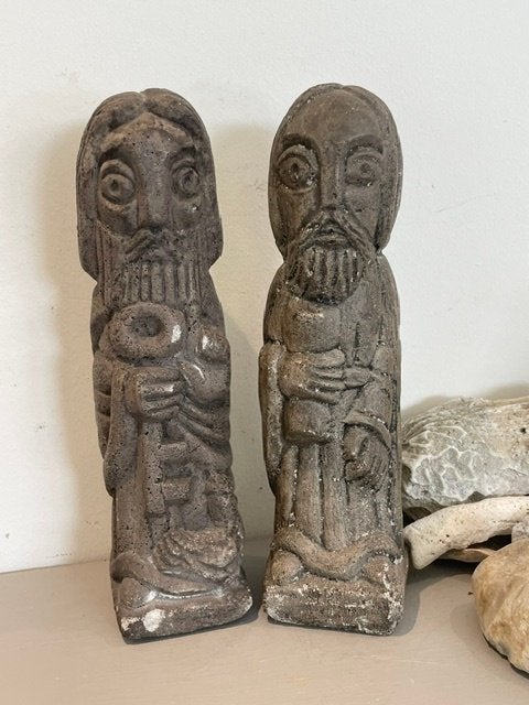 Set oude betonnen heiligenbeeld. Gestyleerd robuust Romaans, Ophalen, Weerbestendig, Brutalistisch, 20 - 50 cm