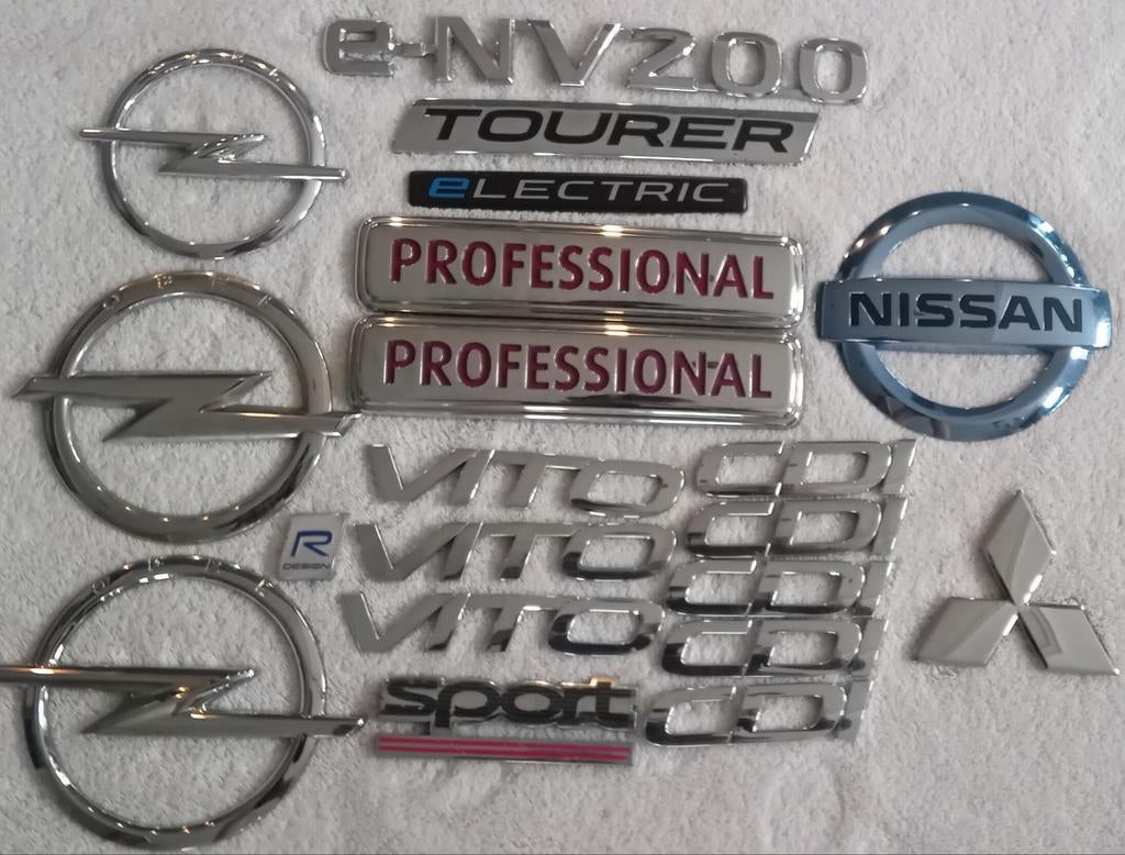 Partij auto emblemen, Verzamelen, Automerken, Motoren en Formule 1, Ophalen of Verzenden, Gebruikt, Auto's