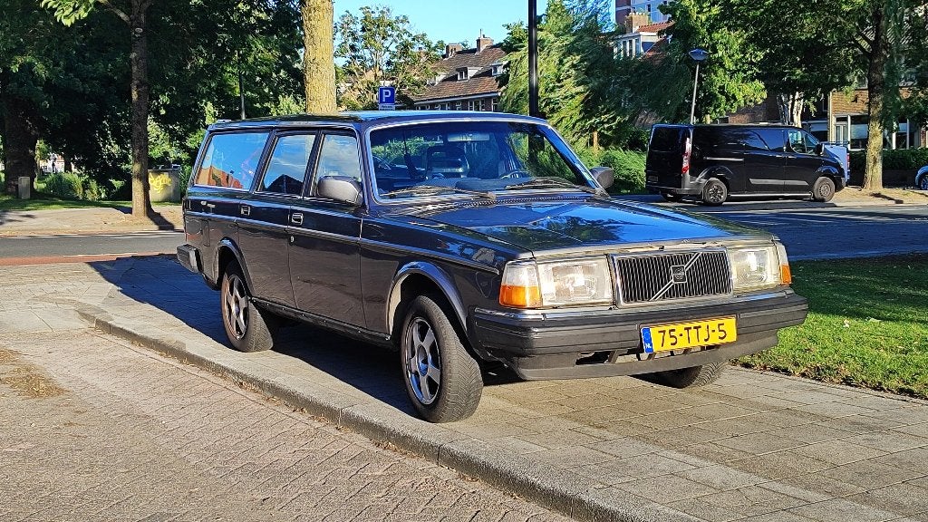 Volvo 240 / 245 2.3 1983 Grijs, Auto's, 4 cilinders, 700 kg, Stationwagon, Handgeschakeld