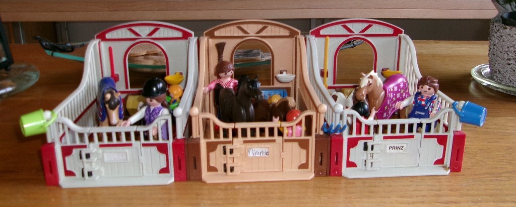 Playmobil. 3 Paardenstallen + paarden + popjes, Kinderen en Baby's, Speelgoed | Playmobil, Gebruikt, Losse onderdelen, Overige typen