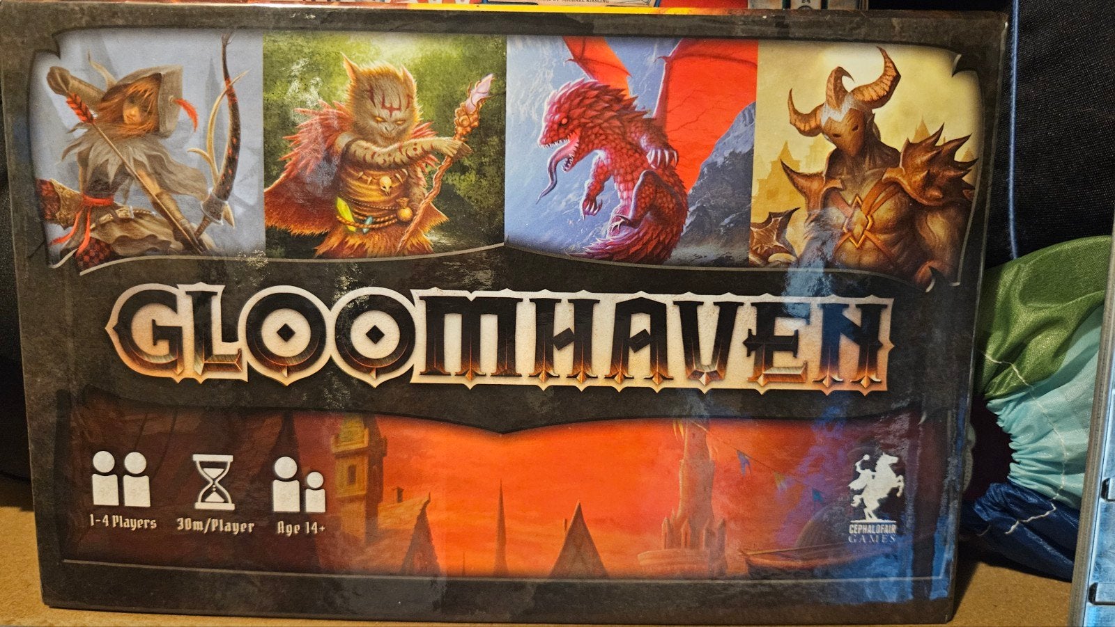 Gloomhaven Bordspel - Avontuurlijk Coöperatief Spel, Een of twee spelers, Ophalen of Verzenden, Gebruikt, Cephalofair Games