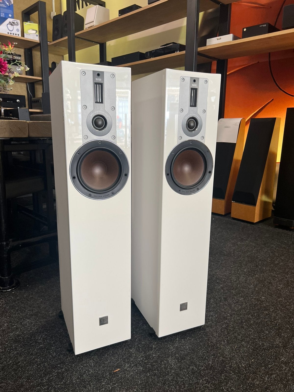 Dali Opticon 5, Zo goed als nieuw, 120 watt of meer, Front, Rear of Stereo speakers, Ophalen