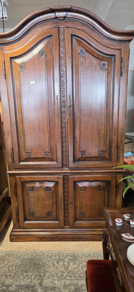 Prachtige antieke houten kast met sierlijk houtsnijwerk, Ophalen