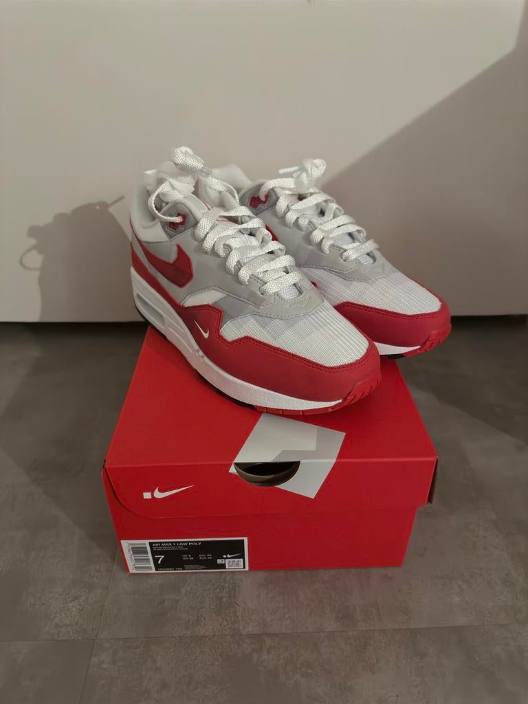 Nike Air Max 1 Low Poly - Maat 40, Ophalen of Verzenden, Nieuw, Rood, Sneakers of Gympen