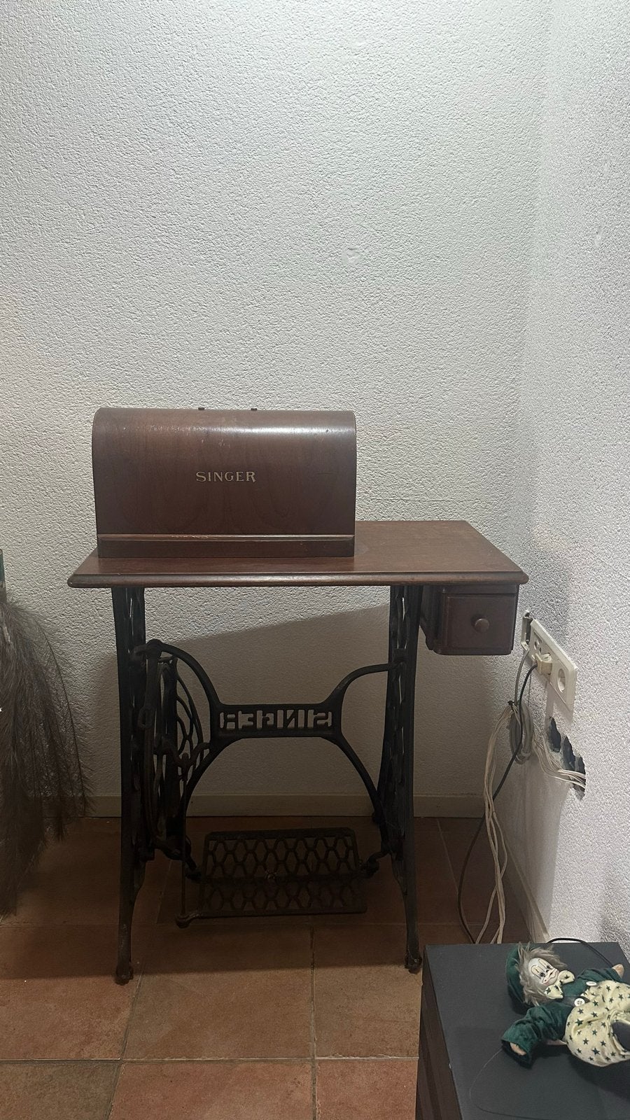Antieke Singer Naaimachine met Tafel - Onderhoud Nodig, Ophalen