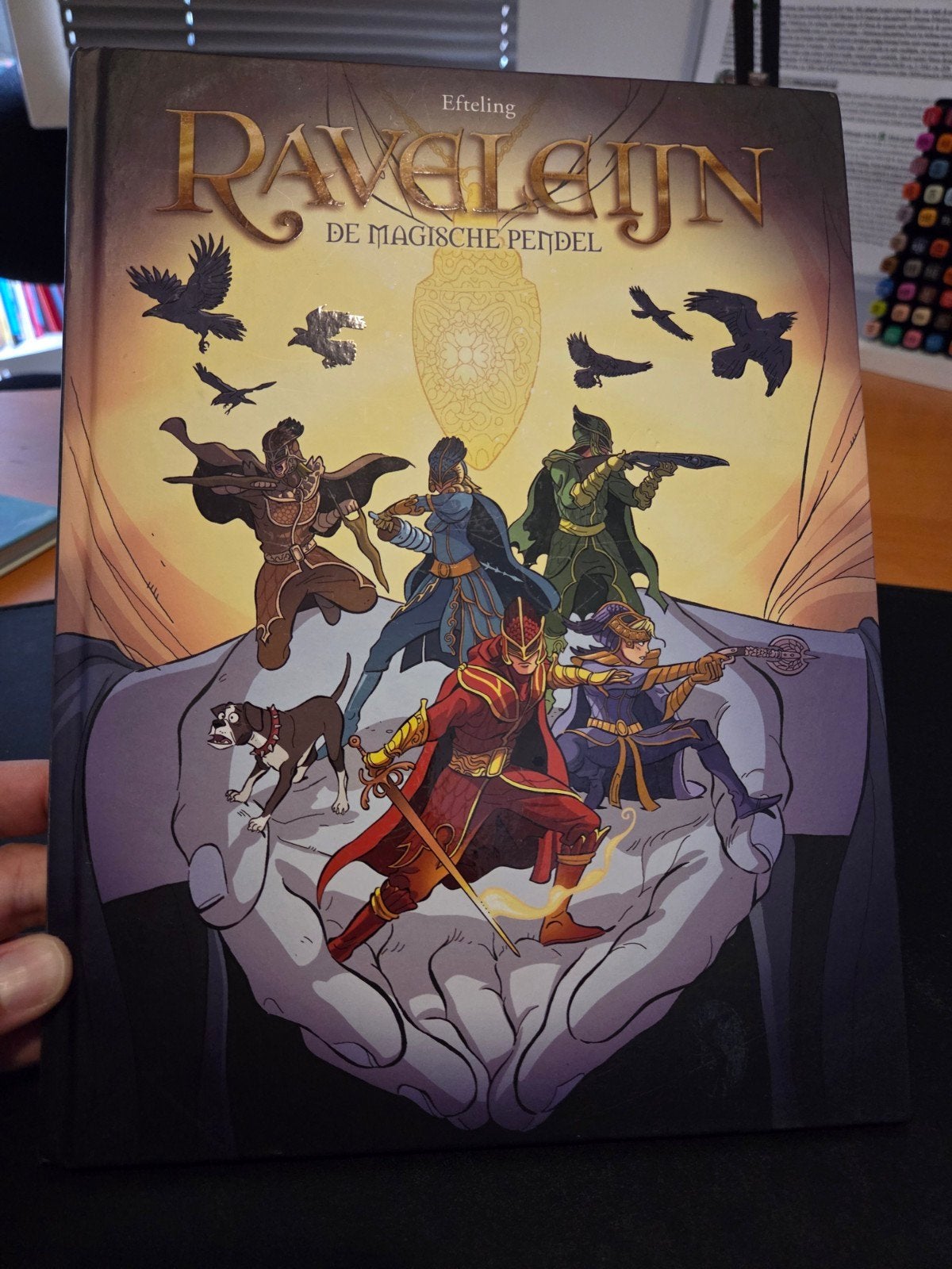 Efteling Ravelijn: De Magische Pendel - Stripboek, Ophalen of Verzenden, Zo goed als nieuw, Efteling