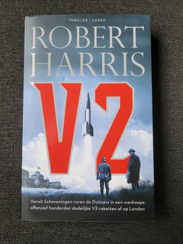 Robert Harris - V2 (Scheveningen WO2), Boeken, Ophalen of Verzenden, Zo goed als nieuw, Robert Harris