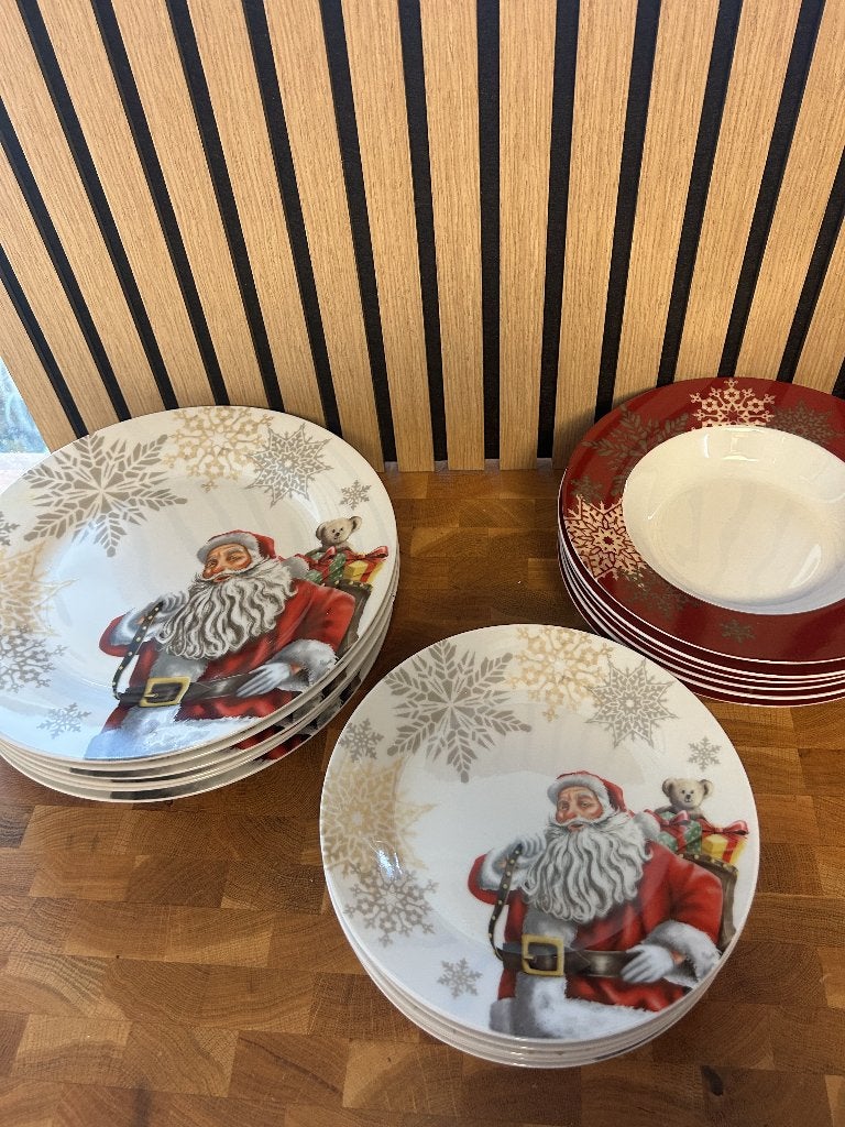 kerst servies schlob amalienburg markenporzellan, Huis en Inrichting, Gebruikt, Ophalen of Verzenden, Bord(en), Overige stijlen