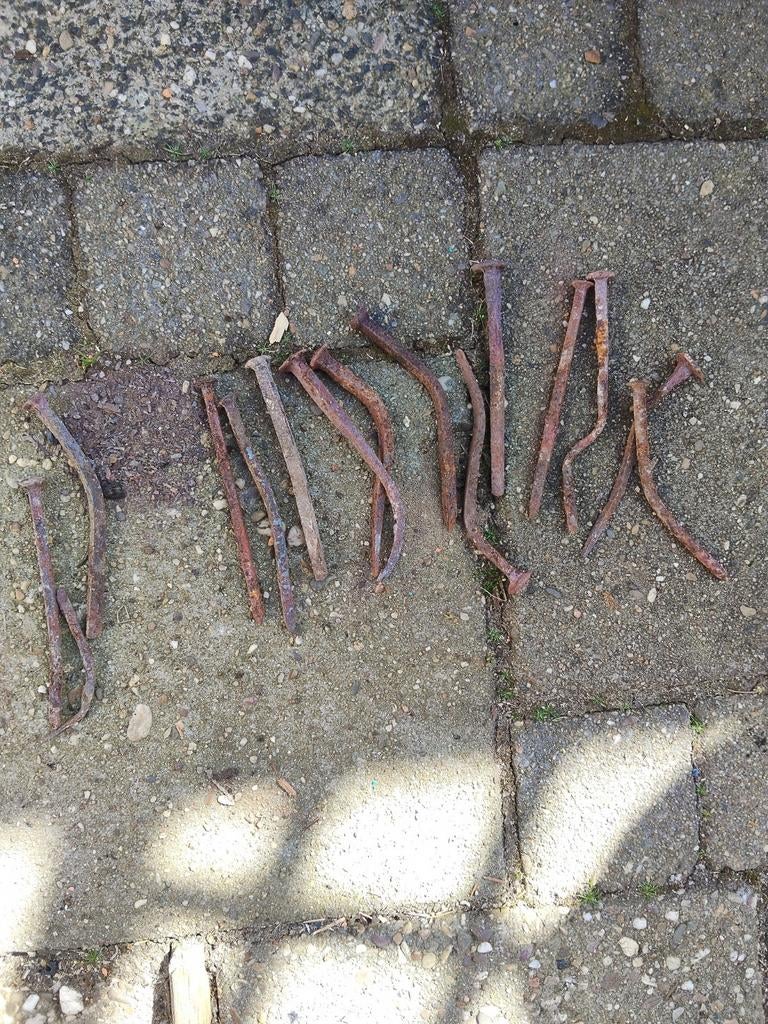 Partij antieke, handgesmede spijkers - Decoratie/Verzameling, Ophalen of Verzenden