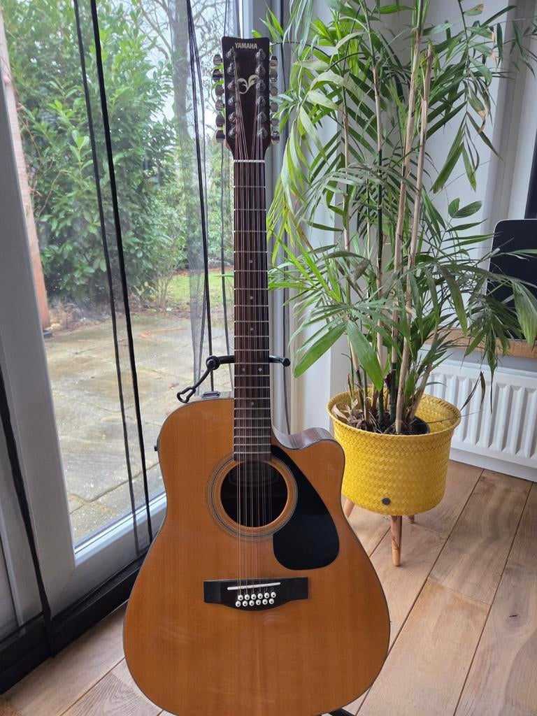 Yamaha FGX 413-SC-12, Muziek en Instrumenten, Snaarinstrumenten | Gitaren | Akoestisch, Ophalen, Zo goed als nieuw, Western- of Steelstringgitaar