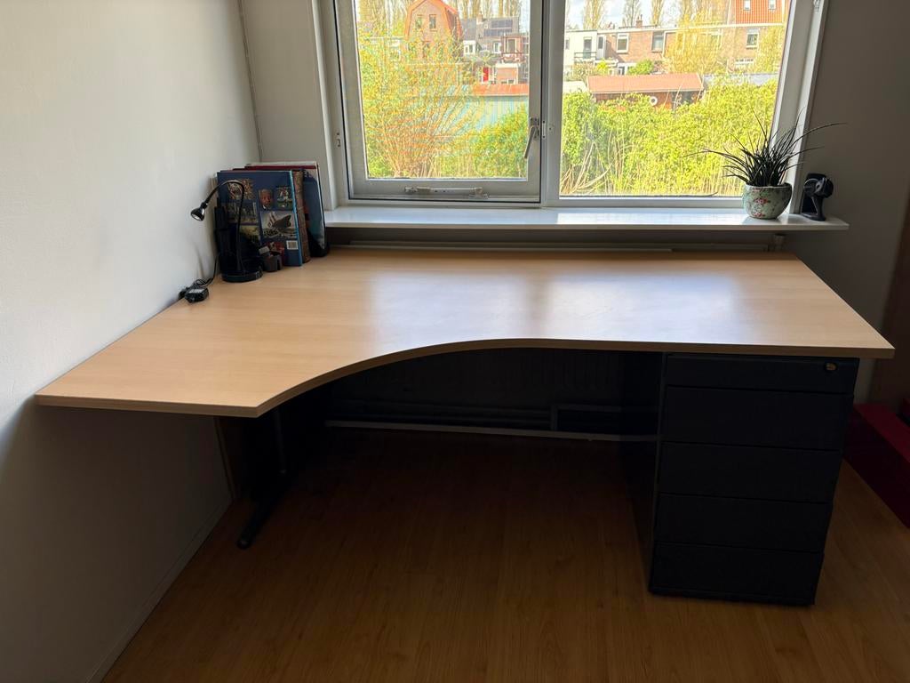 Groot hoekbureau met ladekastje, Huis en Inrichting, Bureaus, Gebruikt, Hoekbureau, Overige merken, Modern, Spaanplaat of MDF