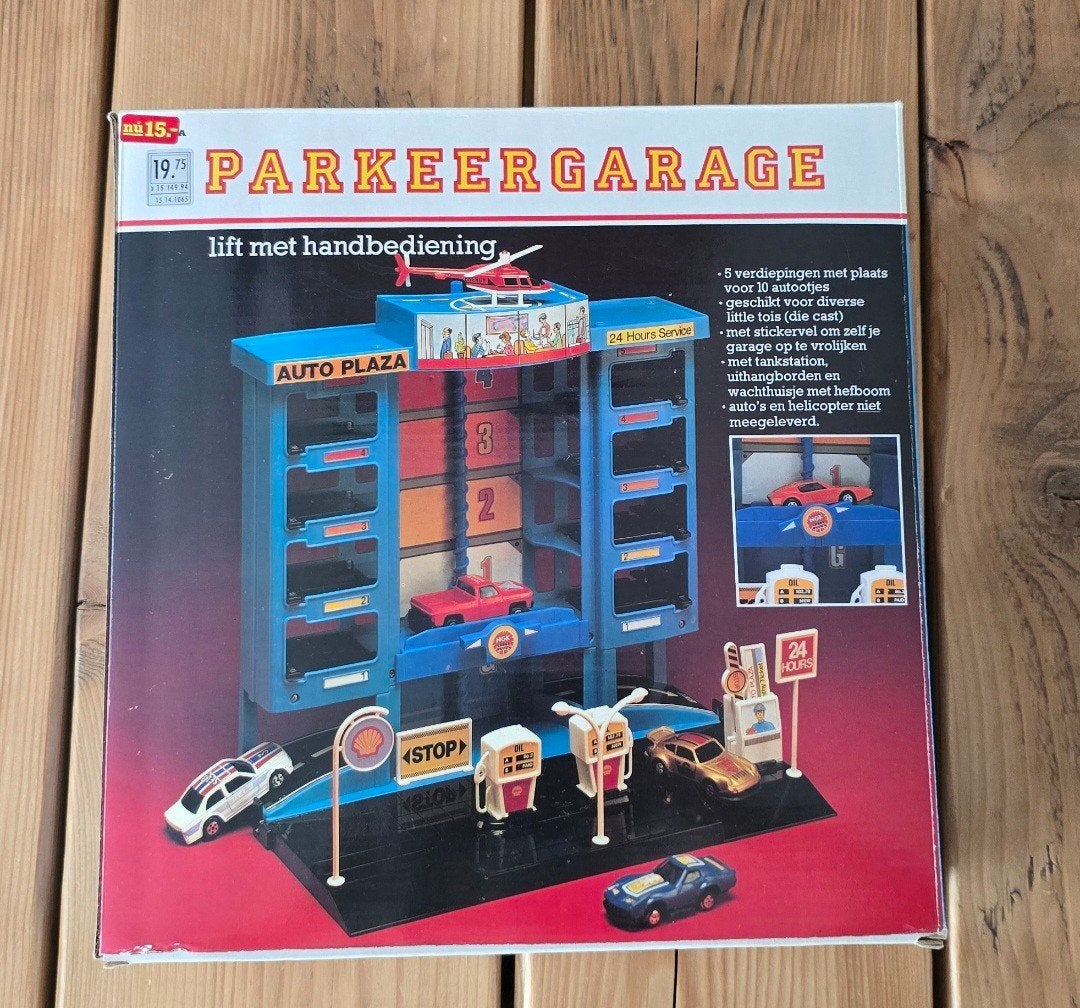 Vintage Parkeergarage met Lift en Handbediening, Ophalen, Zo goed als nieuw